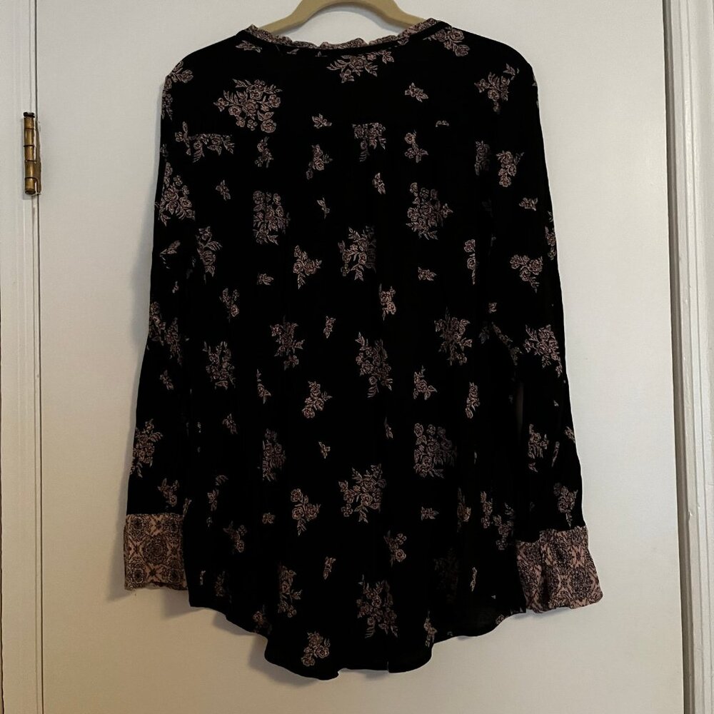 Torrid Size 1 Black with Pink Florals Long Sleeve Blouse - Picture 3 of 4